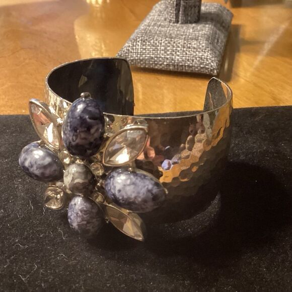 Hammered Silvertone Cuff Bracelet - Picture 6 of 6